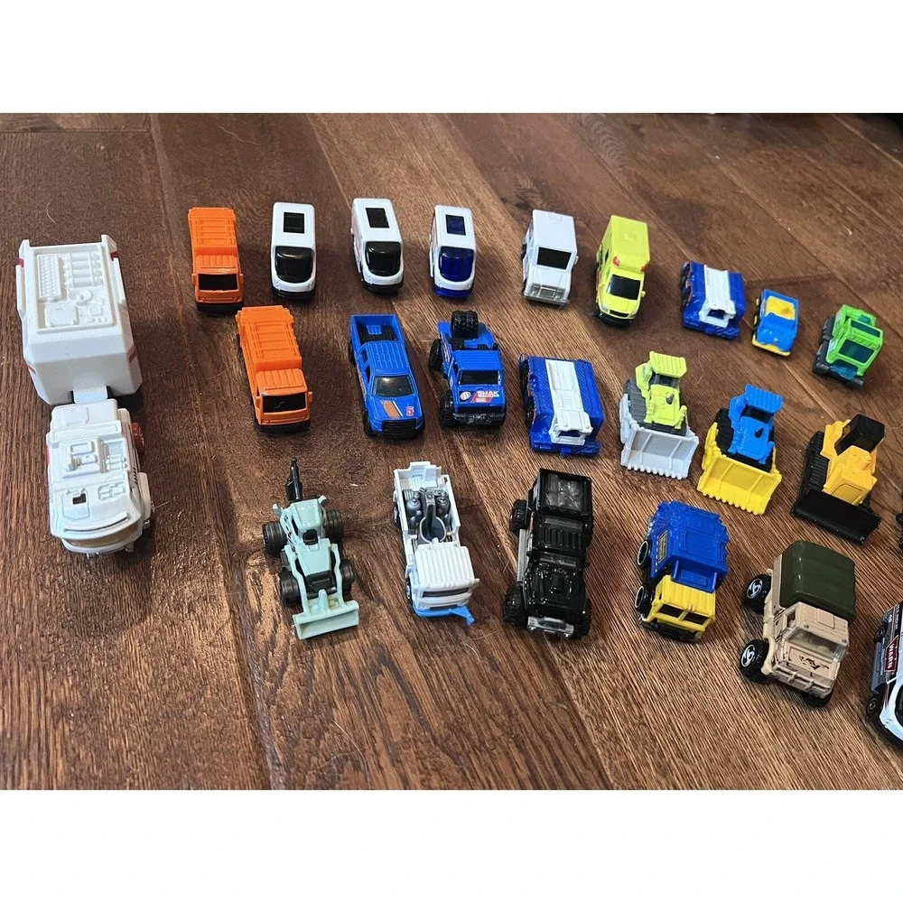 INSANE! Collection of 47 Hot Wheels Matchbox Construction/responder Diecast 1/64
